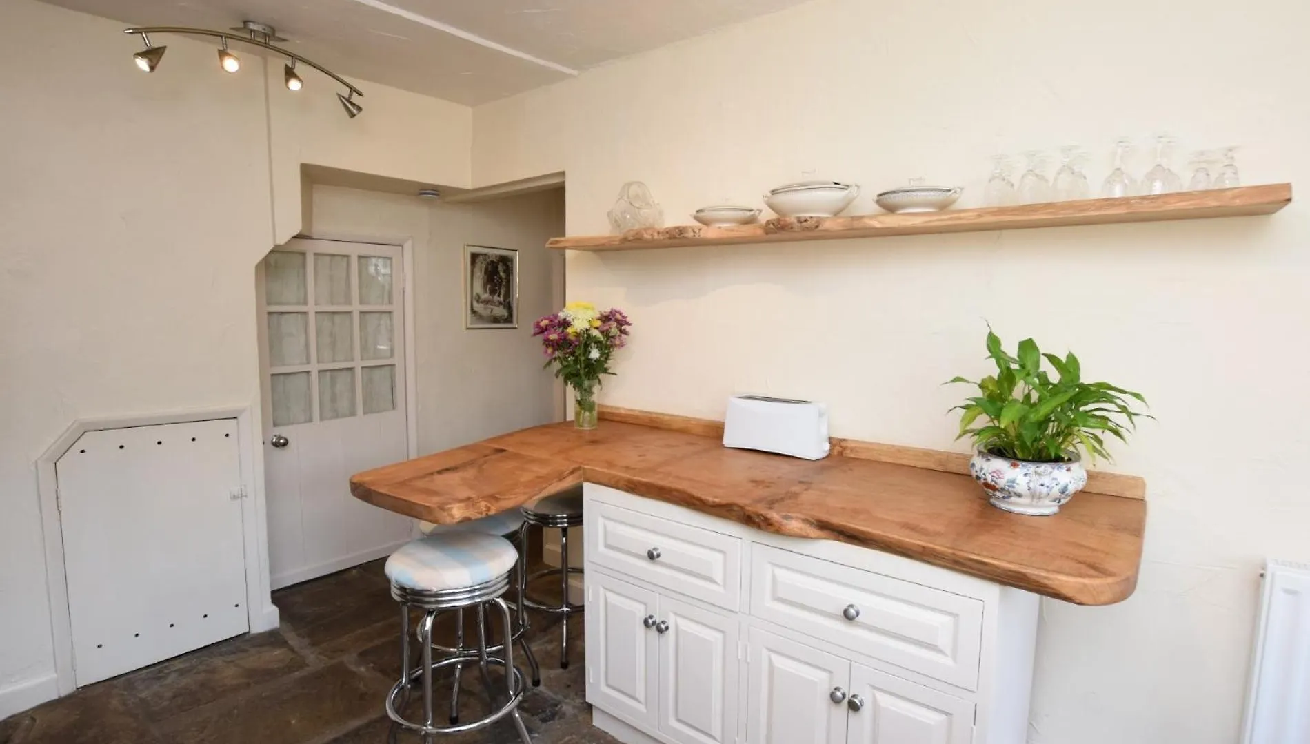 4 Bed Property In Knaresborough Hh090